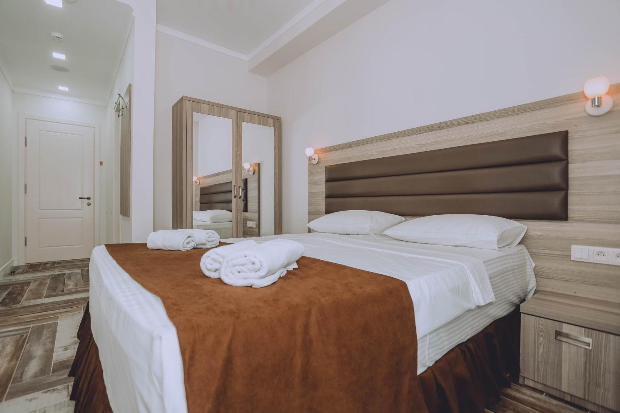 Royal Medis Hotel Батумі Екстер'єр фото