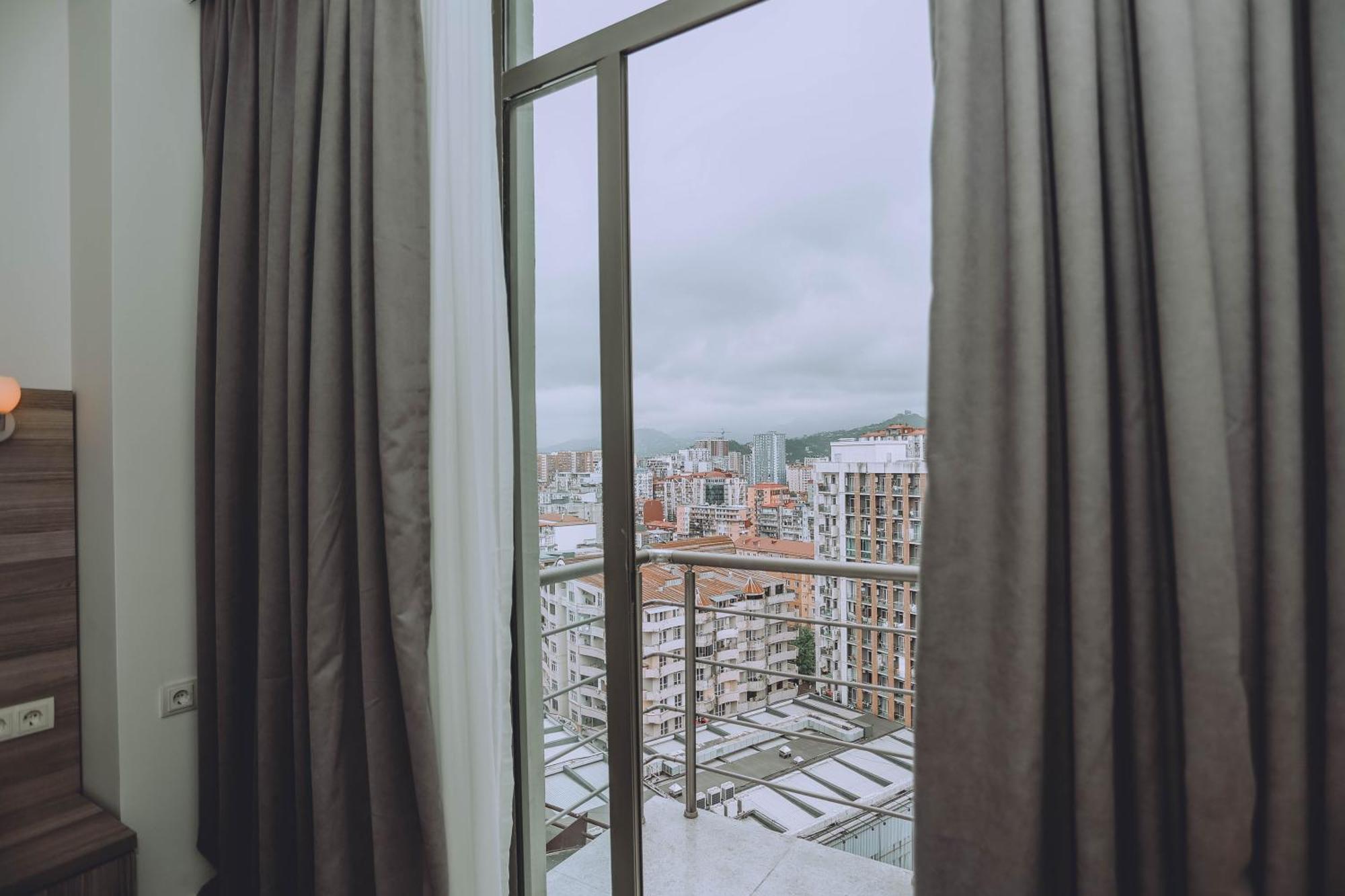 Royal Medis Hotel Батумі Екстер'єр фото