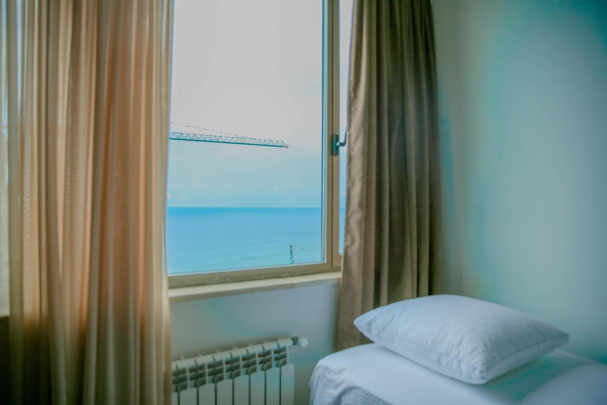 Royal Medis Hotel Батумі Екстер'єр фото