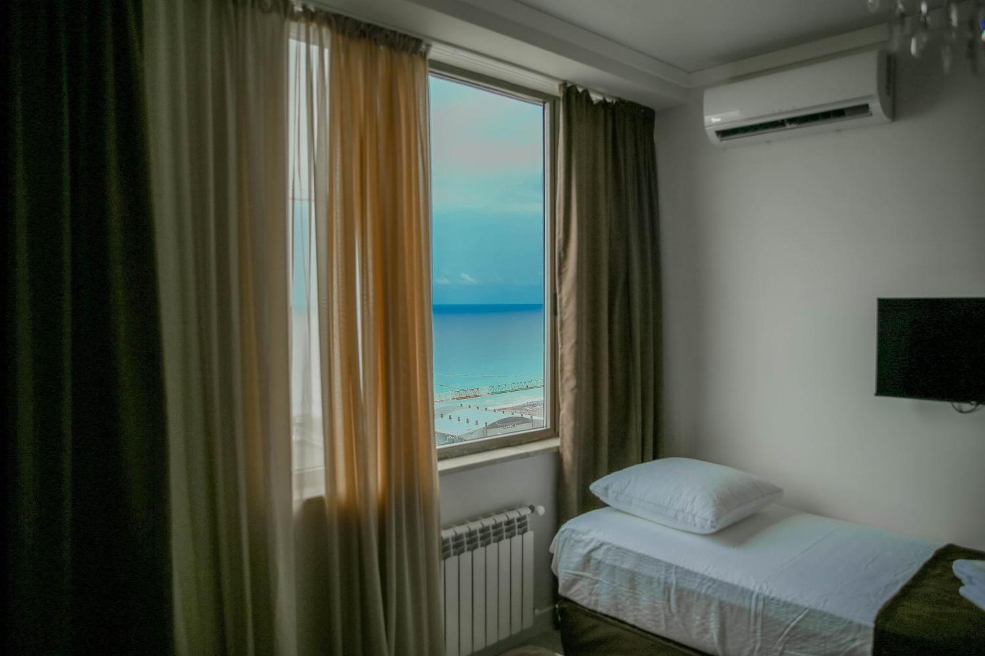 Royal Medis Hotel Батумі Екстер'єр фото