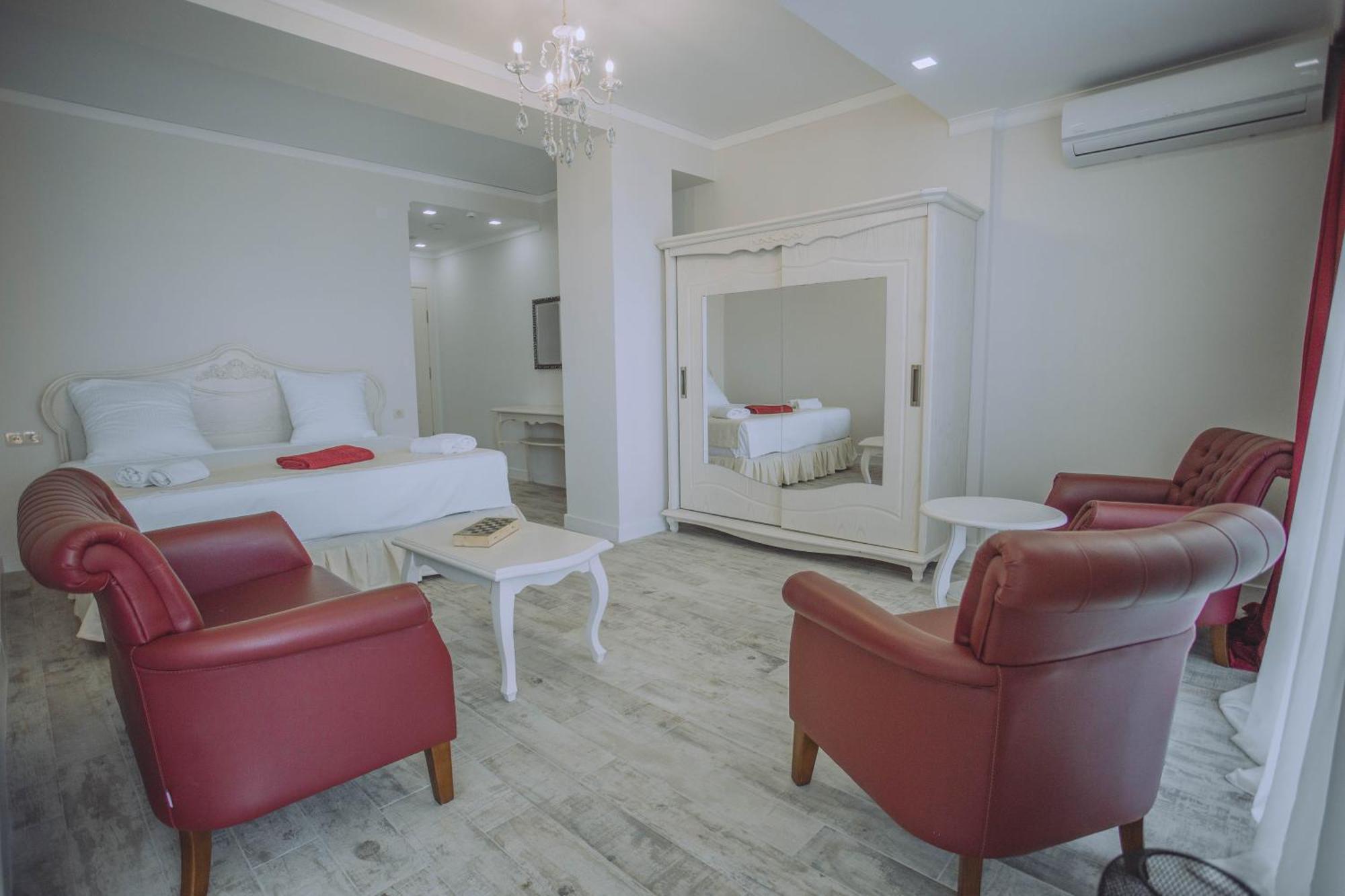 Royal Medis Hotel Батумі Екстер'єр фото