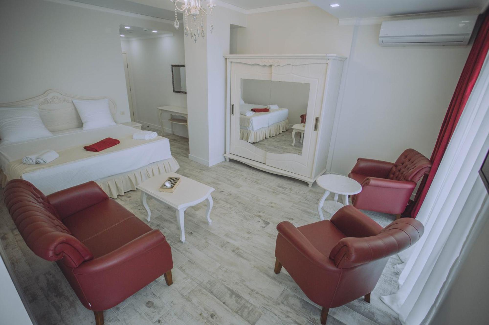 Royal Medis Hotel Батумі Екстер'єр фото